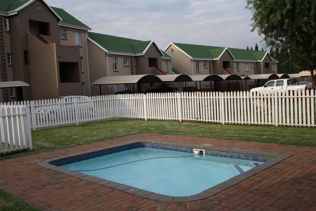 African Eagle Apartments Witfield Ngoại thất bức ảnh